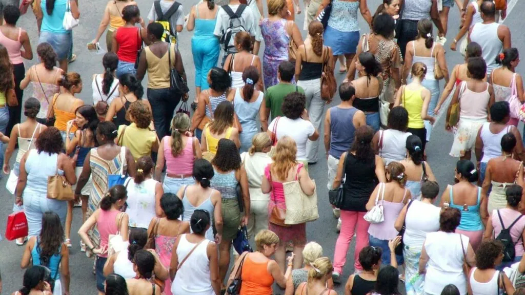Ενισχύεται η φαρέτρα των πρωτοβουλιών για το δημογραφικό: Τρία μέτρα-ανάσα για νέους γονείς και πολύτεκνους Ενισχύεται η φαρέτρα των πρωτοβουλιών για το δημογραφικό: Τρία μέτρα-ανάσα για νέους γονείς και πολύτεκνους