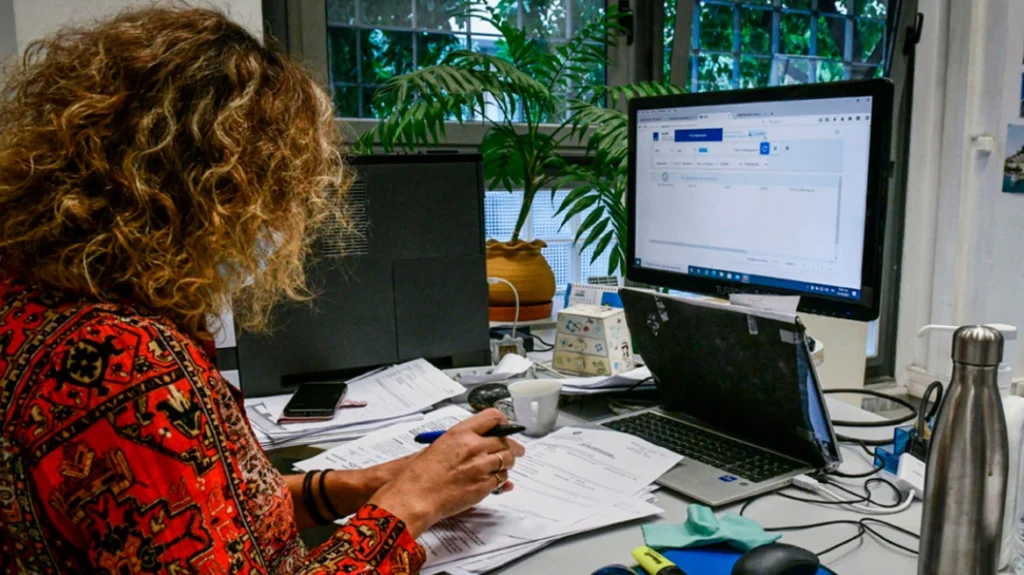 Τέλος σε 25 βασικά δικαιολογητικά: Με μία υπεύθυνη δήλωση απλοποιείται το 40% των συναλλαγών με το Δημόσιο, δείτε παραδείγματα Τέλος σε 25 βασικά δικαιολογητικά: Με μία υπεύθυνη δήλωση απλοποιείται το 40% των συναλλαγών με το Δημόσιο, δείτε παραδείγματα