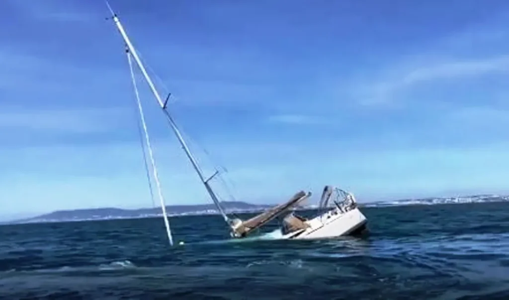 Όρκες βύθισαν ιστιοφόρο στα ανοιχτά της Ισπανίας – Τέσσερις επιθέσεις μέσα σε μία ημέρα