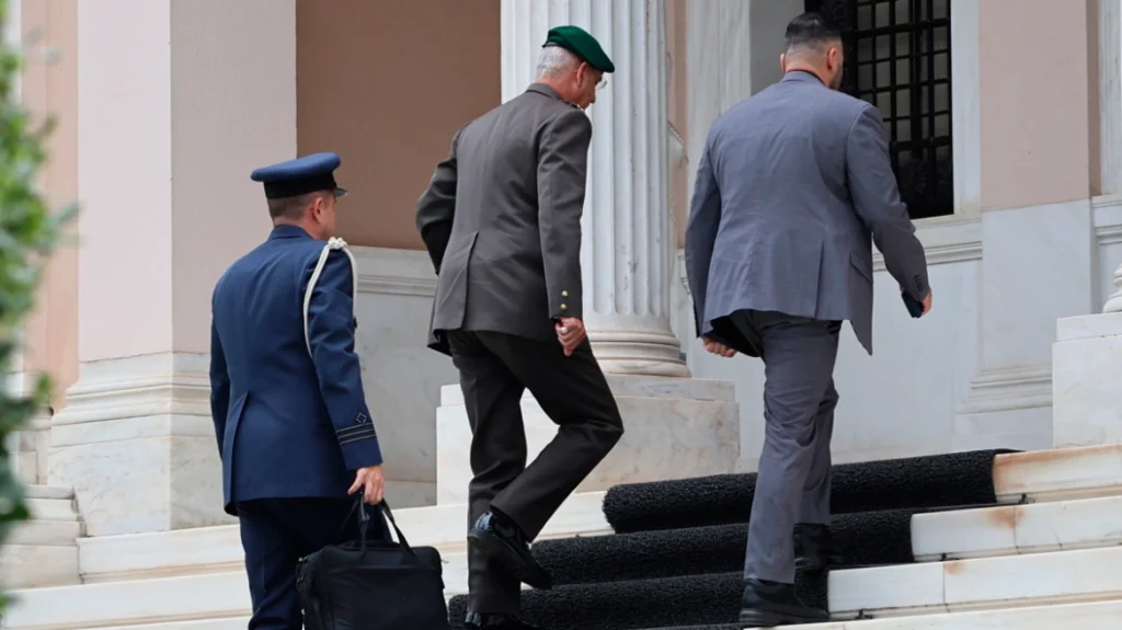 «Πράσινο φως» από το ΚΥΣΕΑ για εξοπλιστικά 4,2 δισ. ευρώ: Η «Ασπίδα του Αχιλλέα» και τα όπλα της σε πρώτο πλάνο