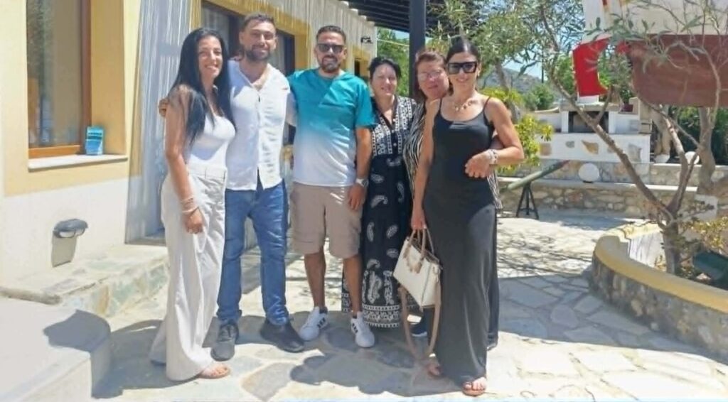 Συνάντηση του Συλλόγου Λεριών Ρόδου «Η Παναγία του Κάστρου» με τον Επιμελητηριακό Σύμβουλο Δωδεκανήσου Φώτη Γιαννακό στη Λέρο Συνάντηση του Συλλόγου Λεριών Ρόδου «Η Παναγία του Κάστρου» με τον Επιμελητηριακό Σύμβουλο Δωδεκανήσου Φώτη Γιαννακό στη Λέρο
