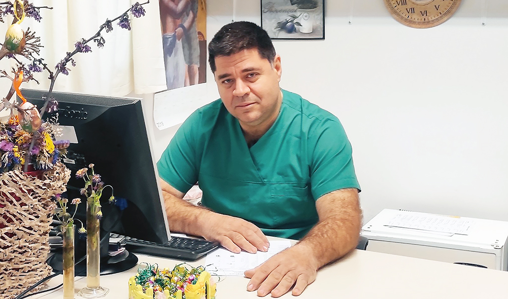 Μάριος Κλωνάρης: «Ο Ιατρικός Σύλλογος πρέπει να έχει δυνατή φωνή και να εκπροσωπεί όλους τους γιατρούς χωρίς διακρίσεις» Μάριος Κλωνάρης: «Ο Ιατρικός Σύλλογος πρέπει να έχει δυνατή φωνή και να εκπροσωπεί όλους τους γιατρούς χωρίς διακρίσεις»
