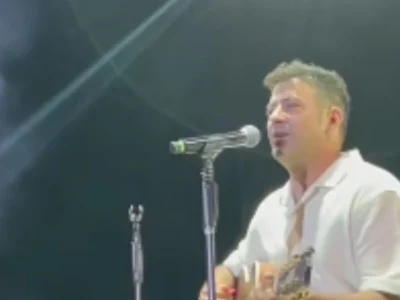 Ο «Μάρκος» από το Ευτυχισμένοι Μαζί έσκασε σε live του Apon, τραγούδησε το «Η Αγάπη μου ένα Βράδυ»