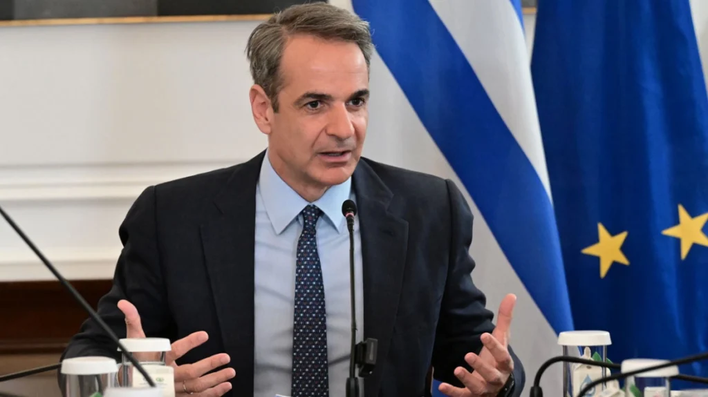 Σε βαρύ κλίμα το τελευταίο υπουργικό της σεζόν: Τα πολιτικά μηνύματα Μητσοτάκη και οι οδηγίες προς… διακοπεύοντες υπουργούς Σε βαρύ κλίμα το τελευταίο υπουργικό της σεζόν: Τα πολιτικά μηνύματα Μητσοτάκη και οι οδηγίες προς… διακοπεύοντες υπουργούς