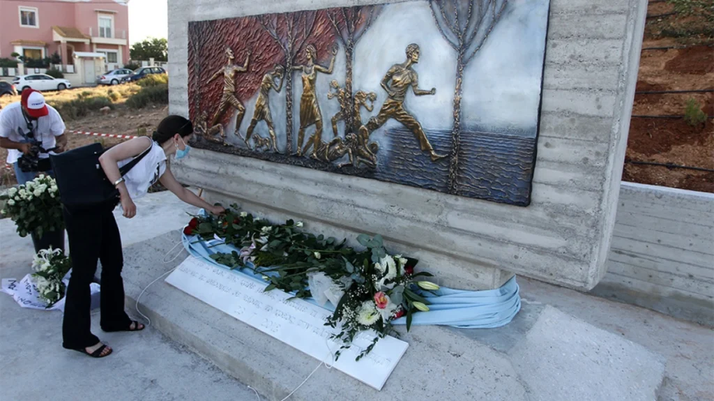 Αγρυπνία απόψε στη μνήμη των θυμάτων στο Μάτι, αύριο οι εκδηλώσεις για την 8η επέτειο της τραγωδίας