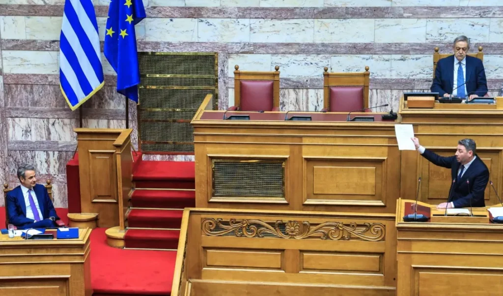Ώρα του πρωθυπουργού: Την Παρασκευή η σύγκρουση Μητσοτάκη – Ανδρουλάκη για την ακρίβεια