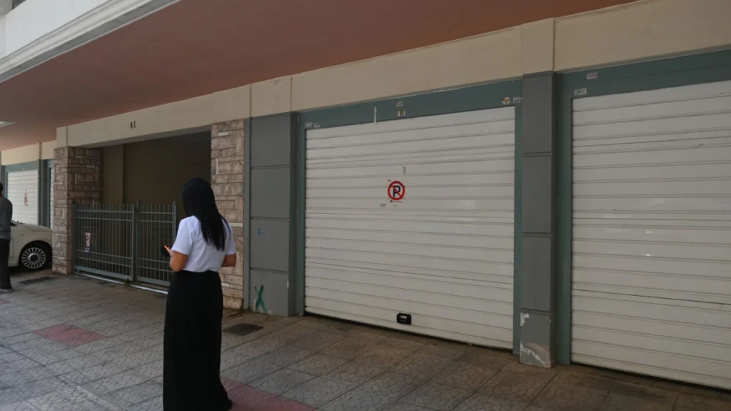 «Φώναζε η μητέρα της, το κορίτσι μου το έχασα»: Συγκλονιστικές μαρτυρίες για τον τραγικό θάνατο του ζευγαριού μέσα σε όχημα στον Πειραιά «Φώναζε η μητέρα της, το κορίτσι μου το έχασα»: Συγκλονιστικές μαρτυρίες για τον τραγικό θάνατο του ζευγαριού μέσα σε όχημα στον Πειραιά