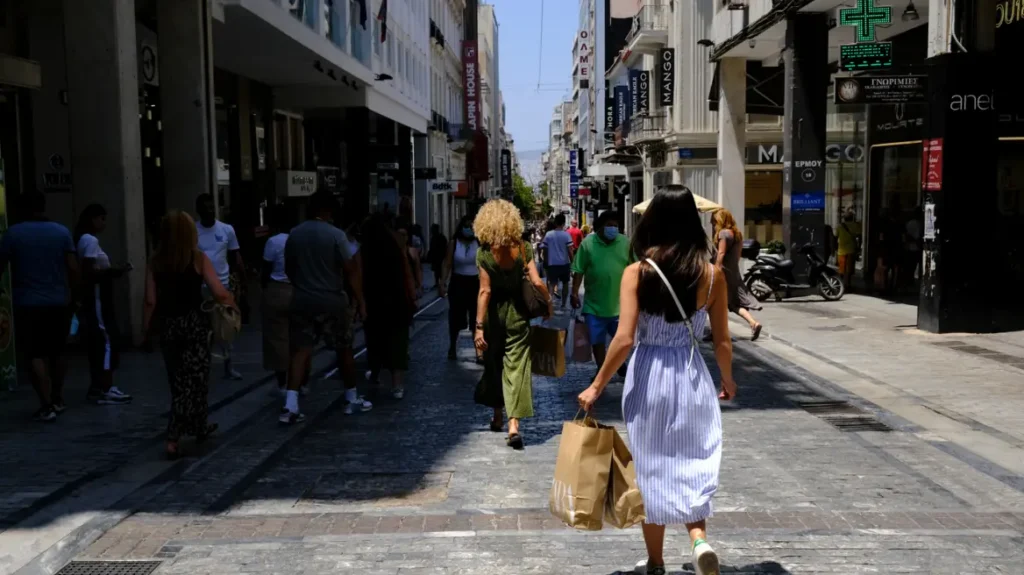 Θερινές εκπτώσεις 2026: Ξεκινούν τη Δευτέρα και θα διαρκέσουν μέχρι τις 31 Αυγούστου
