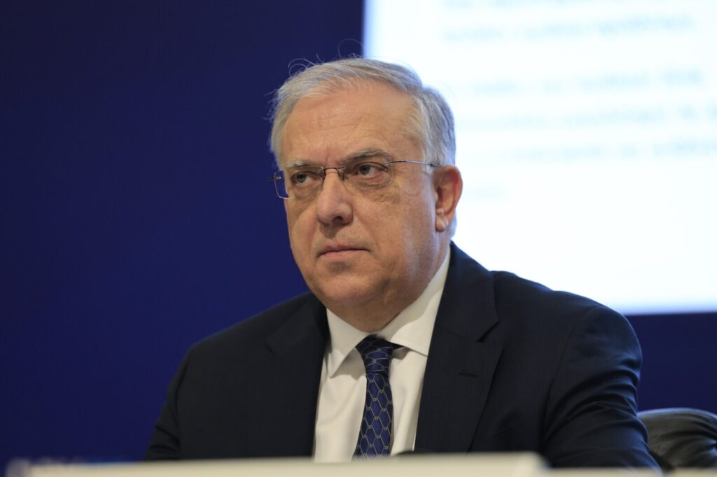 Θεοδωρικάκος: Παρεμβάσεις διαφάνειας και προστασίας των πολιτών στις τραπεζικές δανειακές συναλλαγές Θεοδωρικάκος: Παρεμβάσεις διαφάνειας και προστασίας των πολιτών στις τραπεζικές δανειακές συναλλαγές