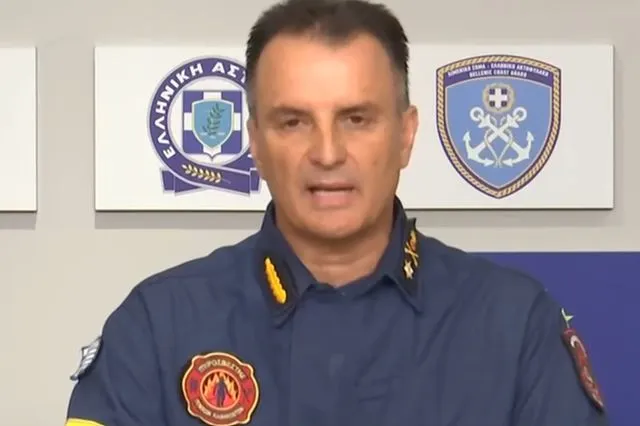 Βαθρακογιάννης: “Συνθήκες μηδενικής ορατότητας από τους ανέμους και τους καπνούς” Βαθρακογιάννης: “Συνθήκες μηδενικής ορατότητας από τους ανέμους και τους καπνούς”