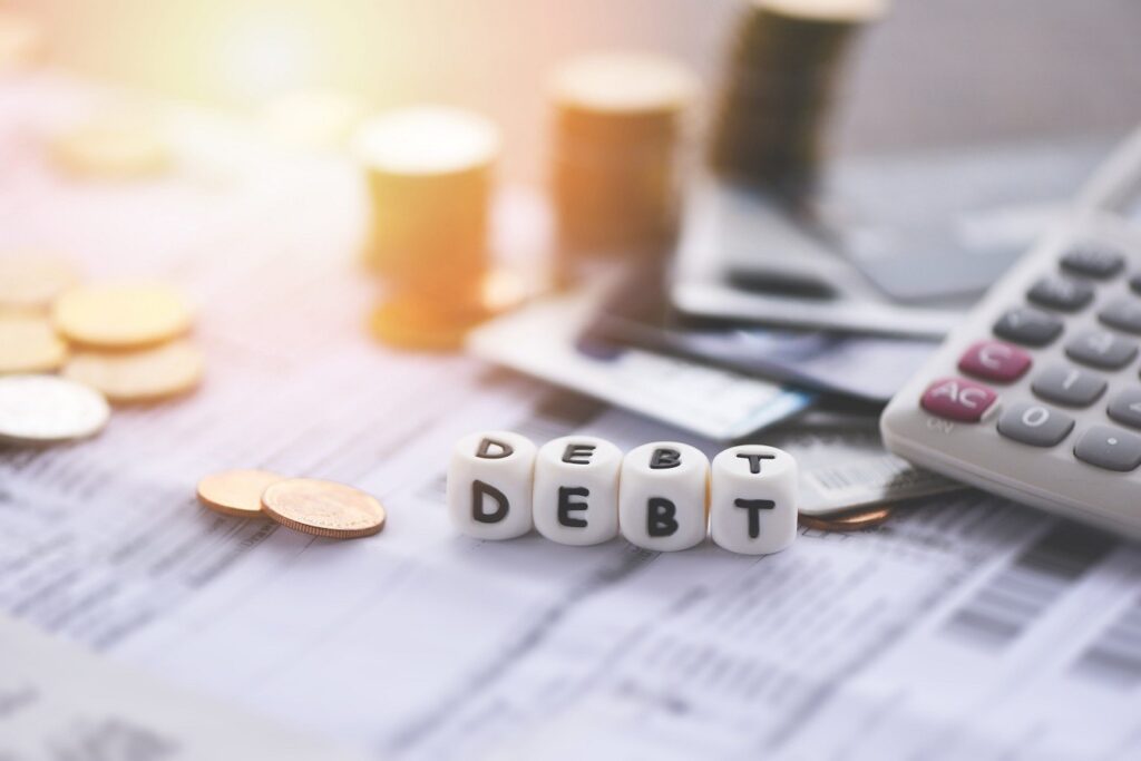 Το Δημόσιο χρωστάει 3,7 δισ. ευρώ – Ποιοι περιμένουν να πληρωθούν Το Δημόσιο χρωστάει 3,7 δισ. ευρώ – Ποιοι περιμένουν να πληρωθούν