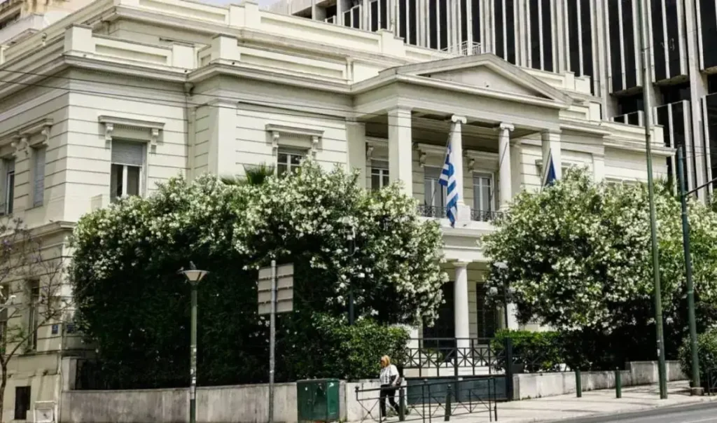 ΥΠΕΞ: Βαθιά ανησυχία για τις επαναλαμβανόμενες εισβολές από drones στον εναέριο χώρο της Ρουμανίας