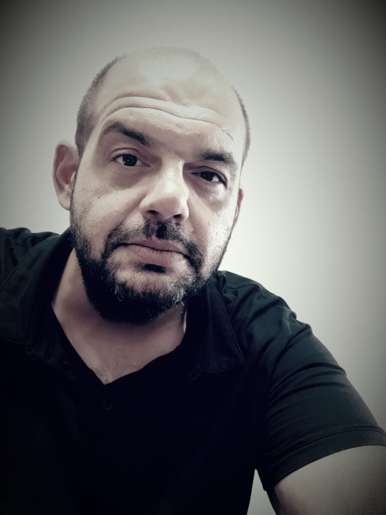 Μανώλης Παπάζογλου : Ο Πόνος της απώλειας γονέα και πως μετατρέπεται σε εσωτερική δύναμη Μανώλης Παπάζογλου : Ο Πόνος της Απώλειας Γονέα