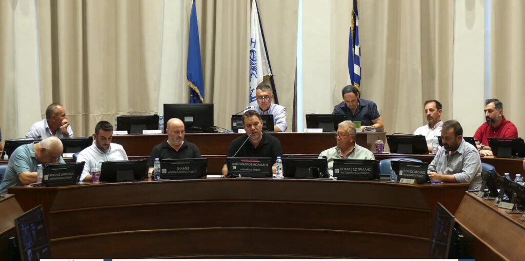 Πέντε ημέρες χρειάστηκαν στον κ. Αλέξανδρο Κολιάδη για να μετατραπεί από επικριτής της κυβέρνησης σε πρόθυμο συνομιλητή της