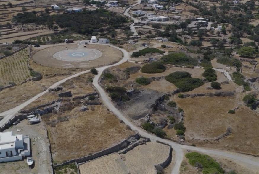 Σίφνος: Οι λιωμένοι έλικες και η απανθρακωμένη άτρακτος του Bell – Σοκάρουν οι εικόνες από drone Σίφνος: Οι λιωμένοι έλικες και η απανθρακωμένη άτρακτος του Bell – Σοκάρουν οι εικόνες από drone
