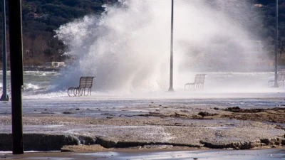 Μελτέμι 15ετίας σάρωσε την Ελλάδα: Ριπές έως 150 χιλιόμετρα την ώρα, που έσπασε ρεκόρ