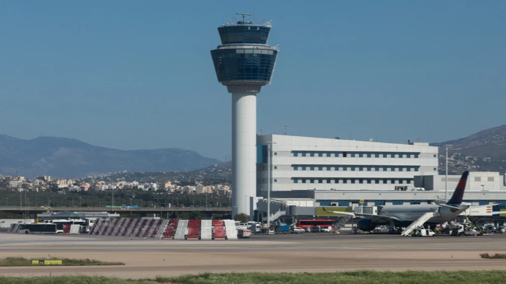 «Μπούκαραν» σε εγκαταστάσεις της Υπηρεσίας Πολιτικής Αεροπορίας στο Ελληνικό και έκλεψαν καλώδια για το σύστημα τηλεπικοινωνιών «Μπούκαραν» σε εγκαταστάσεις της Υπηρεσίας Πολιτικής Αεροπορίας στο Ελληνικό και έκλεψαν καλώδια για το σύστημα τηλεπικοινωνιών