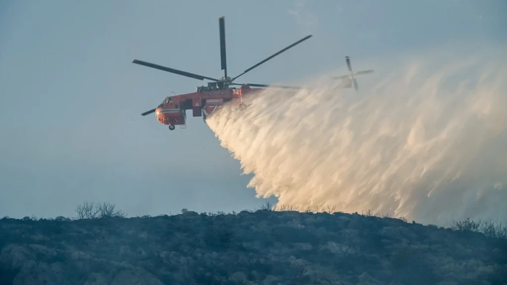 Ισχυροί άνεμοι και ριπές έως 9 μποφόρ τη Δευτέρα: Ποιες περιοχές τίθενται σε κατάσταση κινητοποίησης Red Code Ισχυροί άνεμοι και ριπές έως 9 μποφόρ τη Δευτέρα: Ποιες περιοχές τίθενται σε κατάσταση κινητοποίησης Red Code