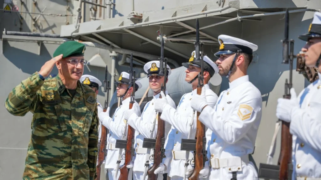 Στην Κύπρο ο Αρχηγός ΓΕΕΘΑ: Επισκέφθηκε τη Φρεγάτα «Νικηφόρος Φωκάς» και τα μαχητικά F-16 που σταθμεύουν στο νησί Στην Κύπρο ο Αρχηγός ΓΕΕΘΑ: Επισκέφθηκε τη Φρεγάτα «Νικηφόρος Φωκάς» και τα μαχητικά F-16 που σταθμεύουν στο νησί