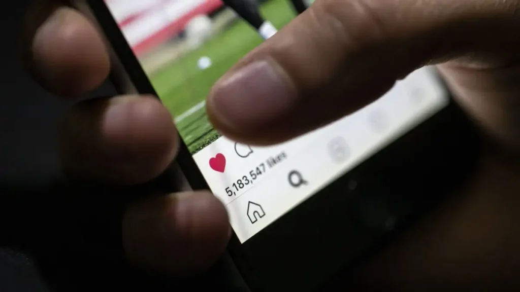 Meta: Η δίκη που μπορεί να φέρει το «τέλος των likes» σε Facebook και Instagram – Τι αλλάζει για τους influencers και για όλους μας Meta: Η δίκη που μπορεί να φέρει το «τέλος των likes» σε Facebook και Instagram – Τι αλλάζει για τους influencers και για όλους μας