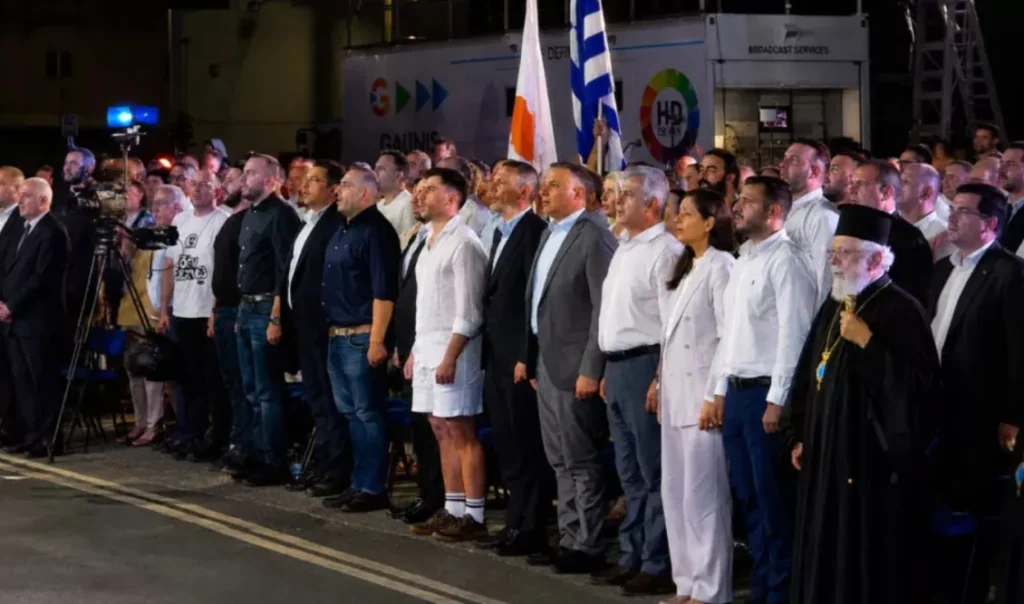 Κύπρος: Έντονες αντιδράσεις για την εμφάνιση του Φειδία Παναγιώτου στην εκδήλωση μνήμης για τις δολοφονίες των Ισαάκ και Σολωμού (Εικόνες)