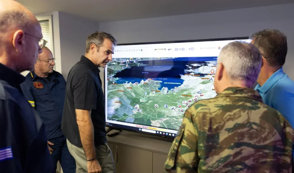 Κυβερνητική εντολή για άμεση στήριξη των πυρόπληκτων: Ο Μητσοτάκης εξήγησε ότι οι δυνατοί άνεμοι δεν επέτρεπαν να σηκωθούν τα εναέρια μέσα Κυβερνητική εντολή για άμεση στήριξη των πυρόπληκτων: Ο Μητσοτάκης εξήγησε ότι οι δυνατοί άνεμοι δεν επέτρεπαν να σηκωθούν τα εναέρια μέσα