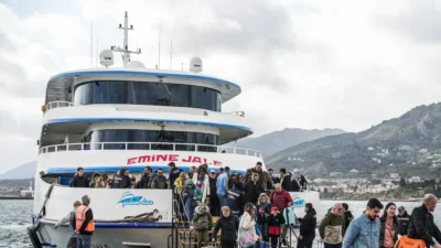 Οι Τούρκοι συρρέουν στα ελληνικά νησιά – Οι τιμές και η βίζα τους έκαναν να «κοιτούν» στο Αιγαίο
