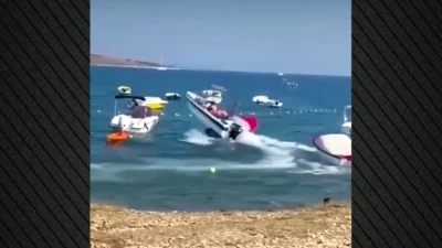 Στιγμές πανικού στη Νάξο: Ατζαμής χειριστής σκάφους έχασε τον έλεγχο και… καβάλησε δύο ακόμη πλοιάρια
