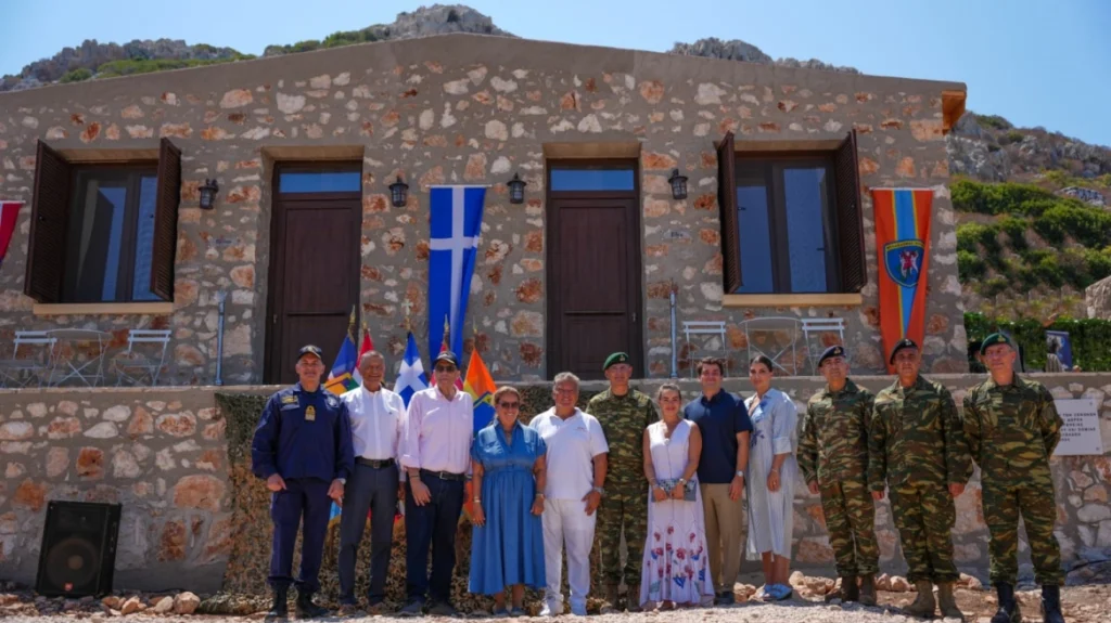 Δύο νέοι ξενώνες παραδόθηκαν στις Ένοπλες Δυνάμεις στη νήσο Ρω Δύο νέοι ξενώνες παραδόθηκαν στις Ένοπλες Δυνάμεις στη νήσο Ρω