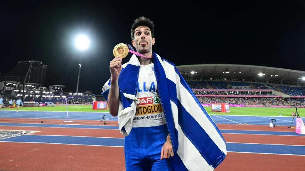 Ο στίβος υποκλίνεται στον Τεντόγλου για το 4ο σερί ευρωπαϊκό χρυσό στο μήκος – Η απονομή, η αποθέωση και η… «μ@@κία» με το μετάλλιο